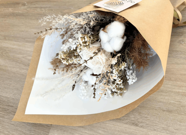Lacey bouquet - Image 2